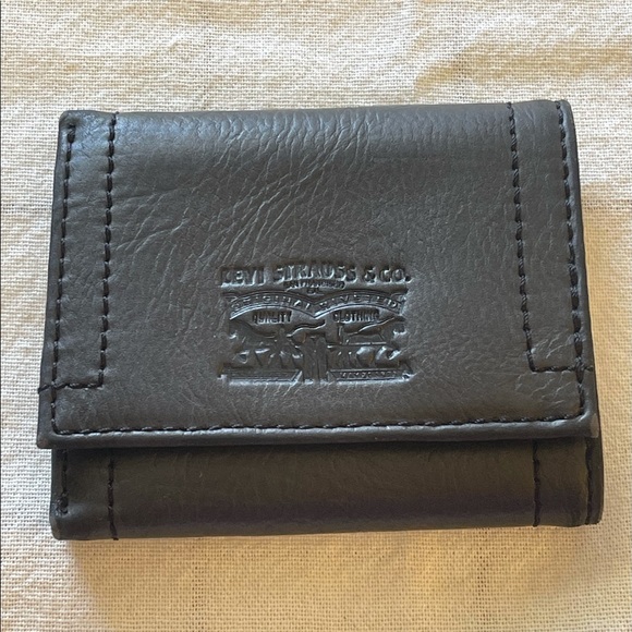 Levi’s Strauss and co. Men’s wallet. - Picture 1 of 7